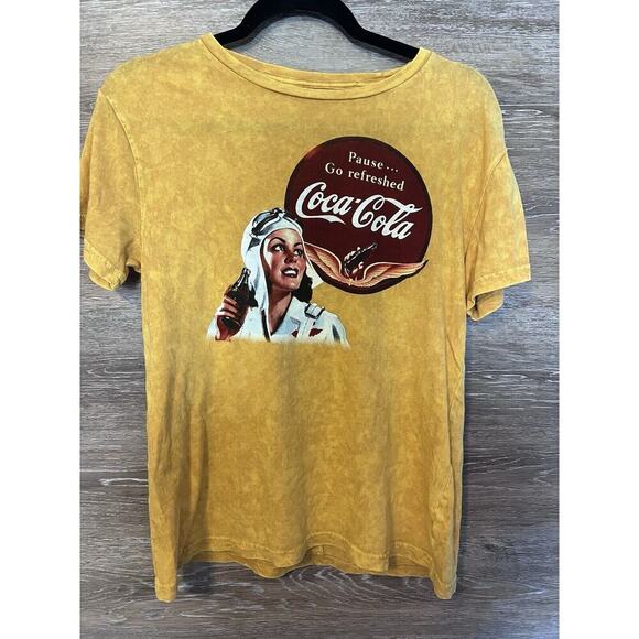 Coca Cola Coke Tee-Shirt Lucky Brand Aviator Girl Vintage Print Yellow Sz Small - Picture 1 of 5